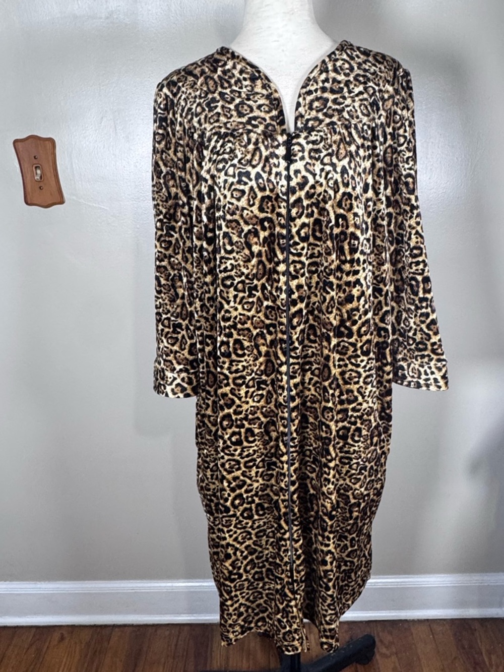 Simply Basic Leopard Print Full Zip Pockets Lounge Nightgown Housecoat Sz L